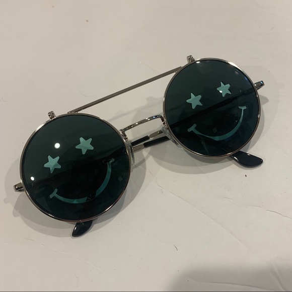 Rand new flip up smiley face sunglasses - Picture 2 of 2